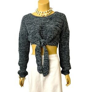 FOREVER 21 LADYS CROP TOP WITH TIES FOR THE FRONT OF SWEATER LONG SLEEVES☑️
